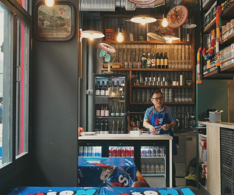 Interior of Muan restaurant, decorated like a traditional Thai streetfood restaurant.